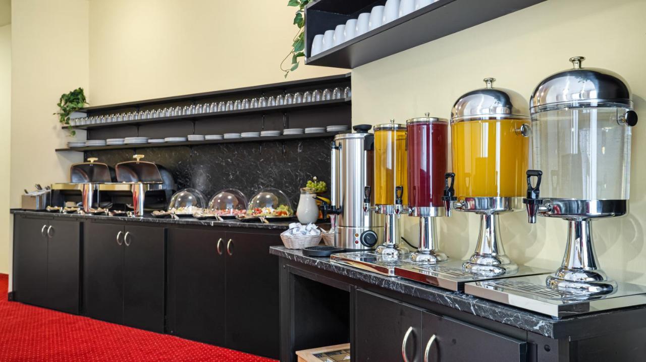 Aphrodite Suite Hotel קרלובי וארי מראה חיצוני תמונה